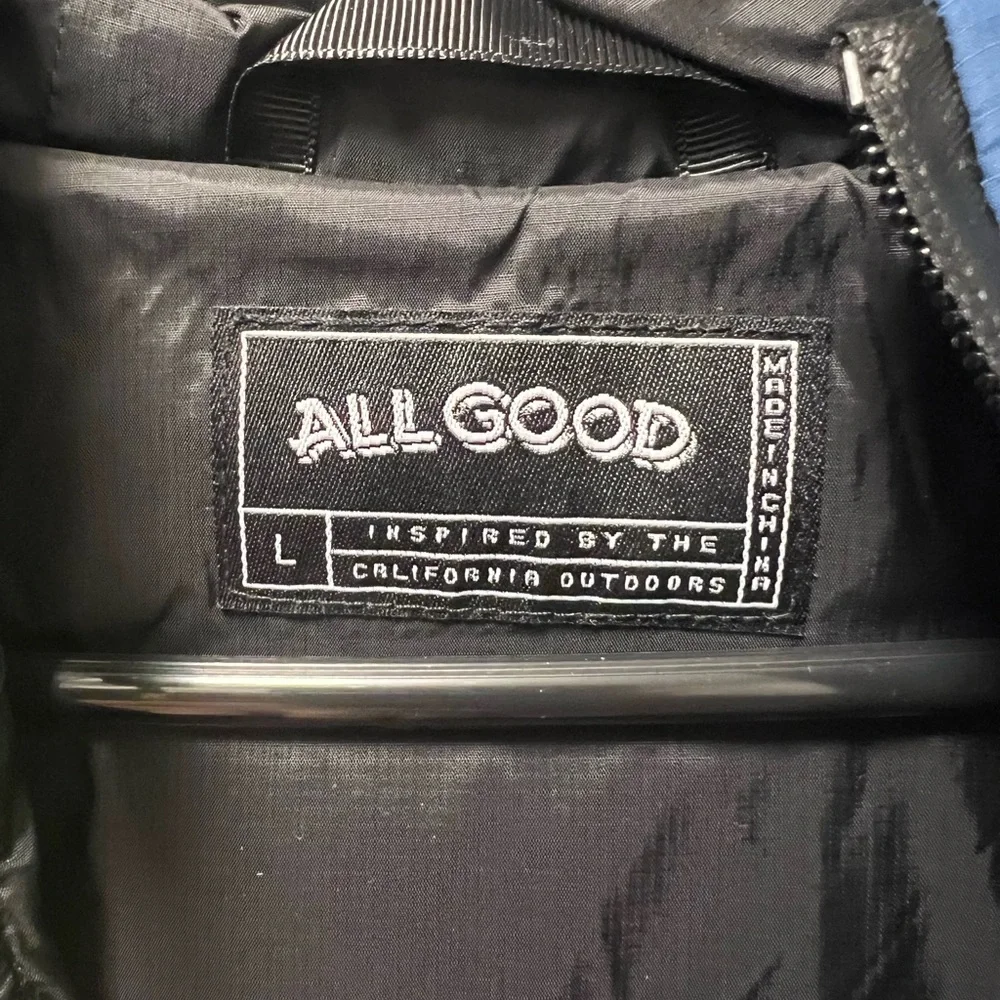 Colorblock Puffer Jacket - Picture 2 of 3